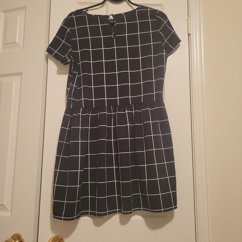 $10 Clean Out Sale - Picture 3 of 3